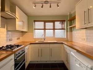 Kitchen- click for photo gallery